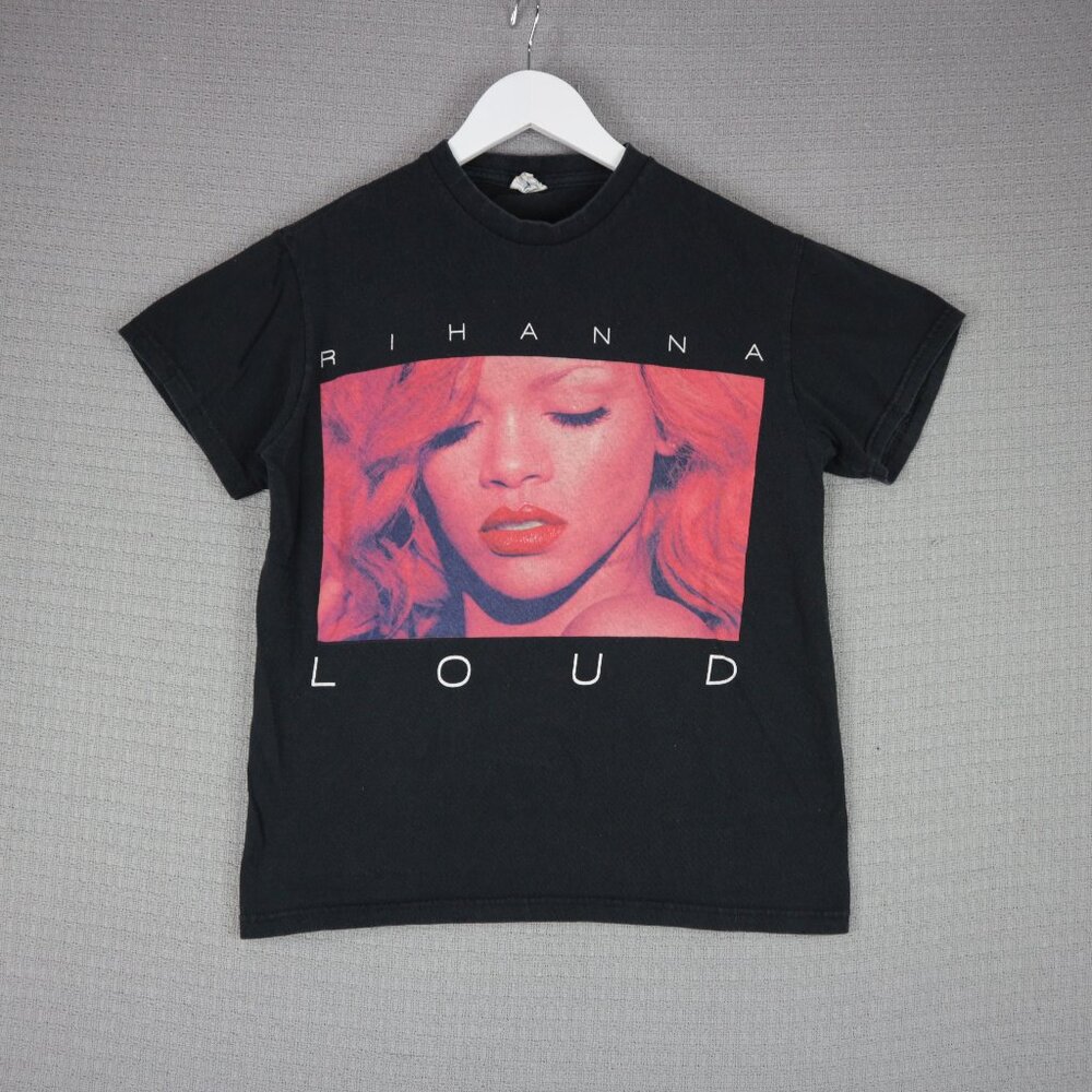 Rihanna 2011 Loud Tour Official Merch Tee Size Small